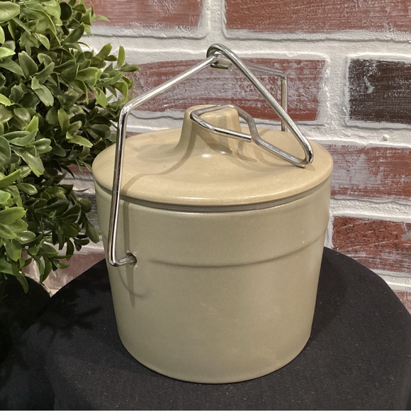 Field & Stream Since 1871 - Ceramic & Metal Crafted Decanter type Lidded Jar - Picture 4 of 12